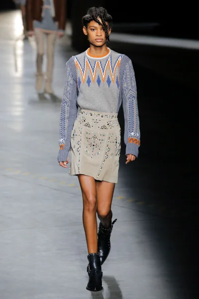 Look 32